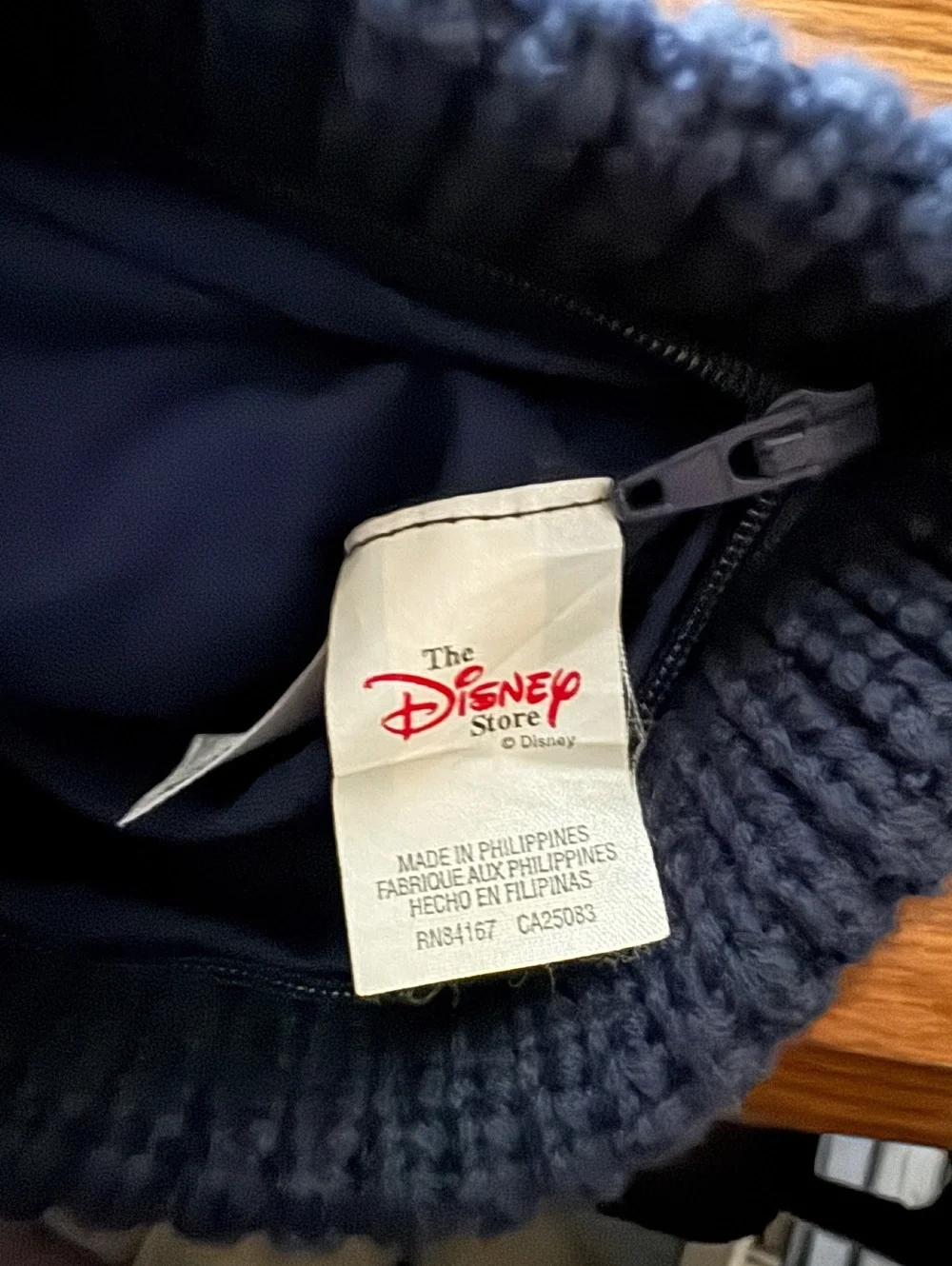 Disney Store Winnie the Pooh & Piglet Navy Blue Knit Crossbody Bag